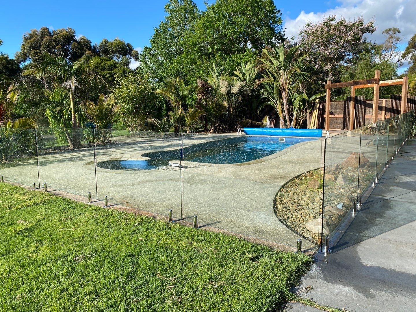 glass-pool-fencing-cranbourne-south